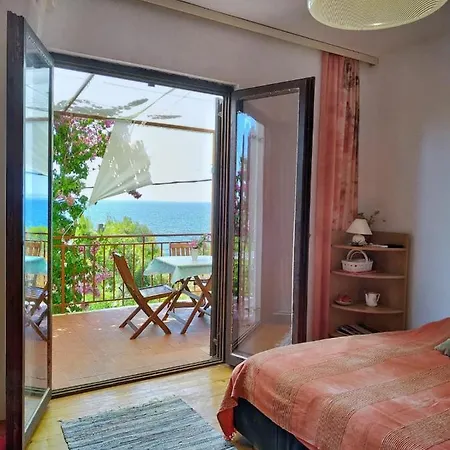 Sara Maris Apartment